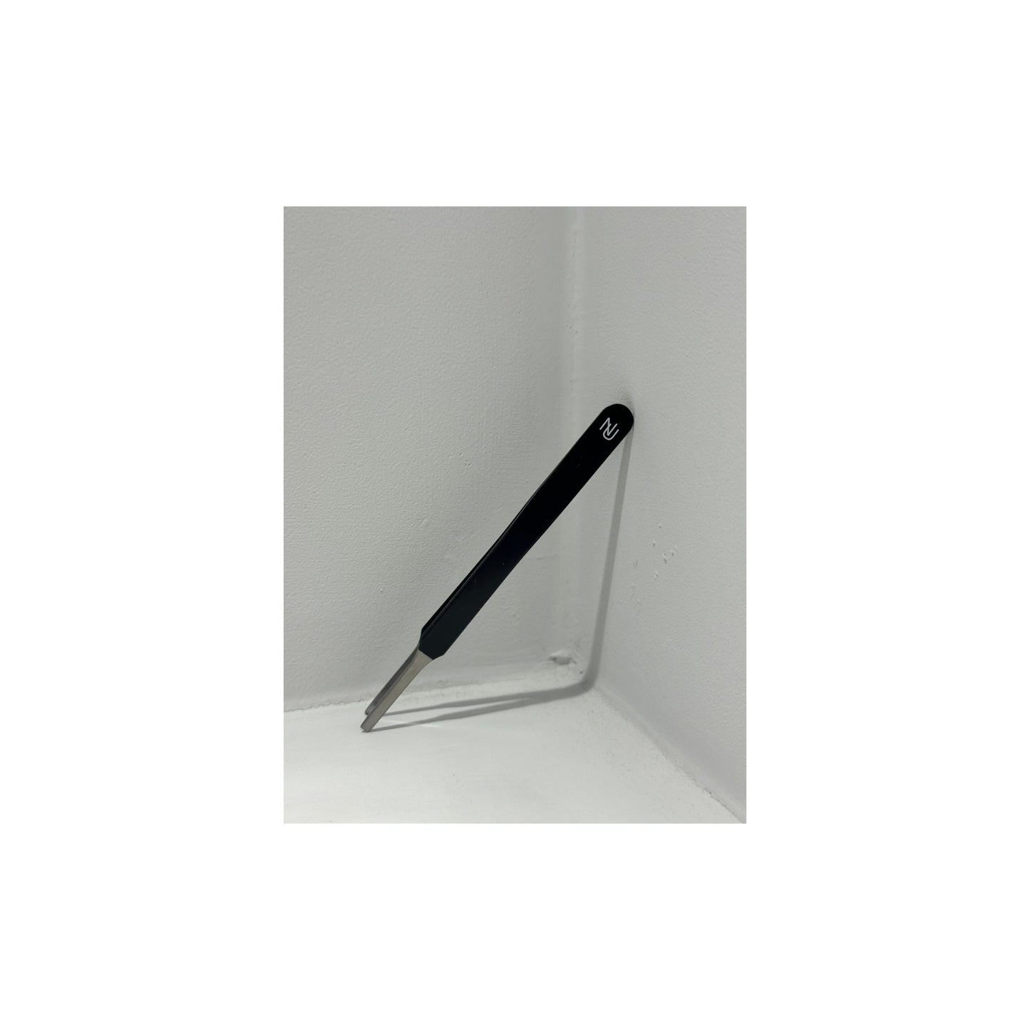 NuNu Design Tweezer